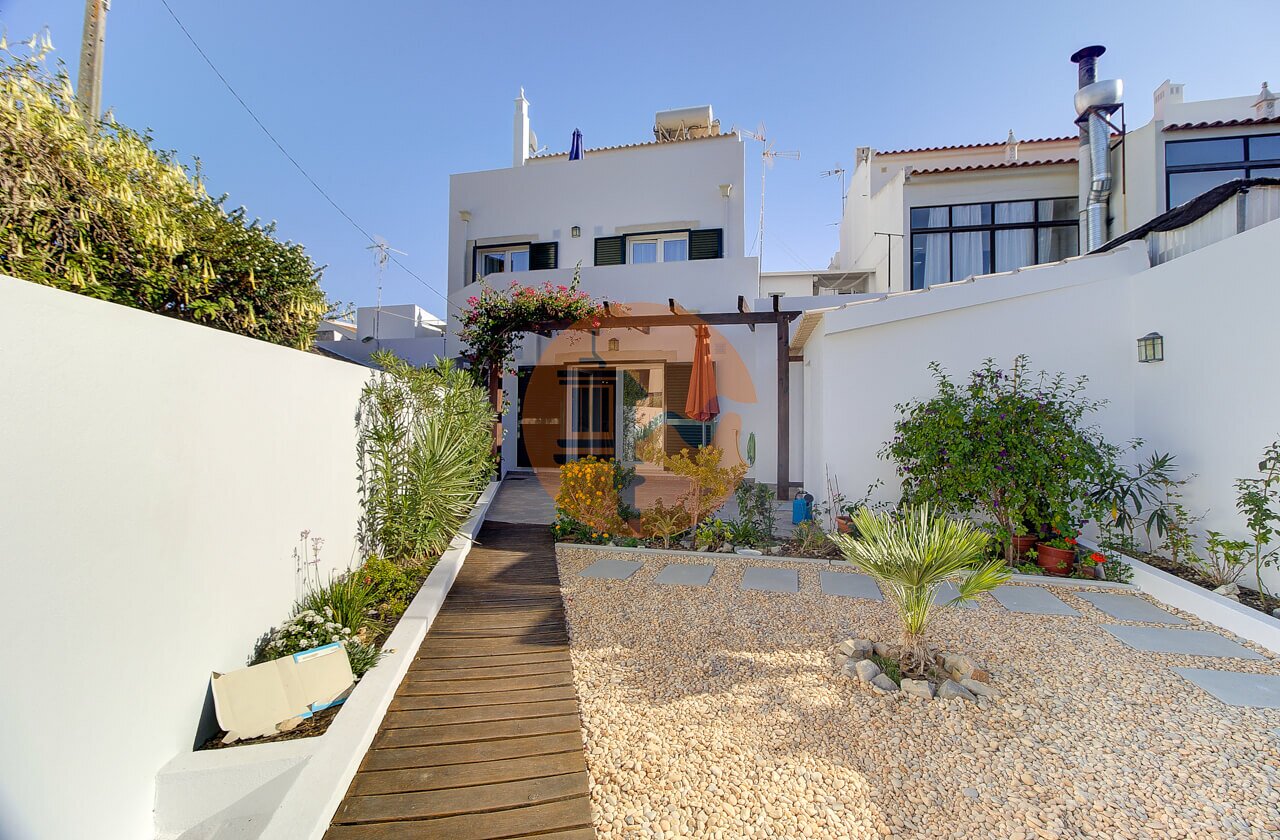 Villa in Conceicao - Image 3