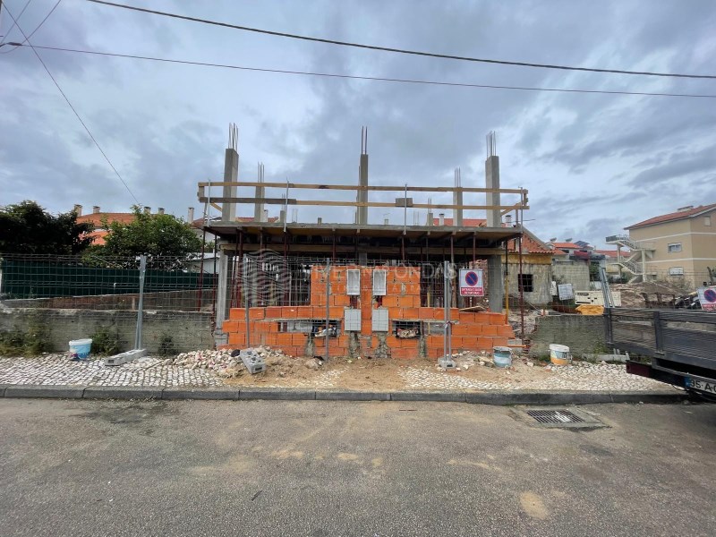 House in Sesimbra - view 1