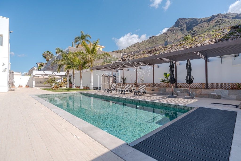 Villa in Tenerife - view 1