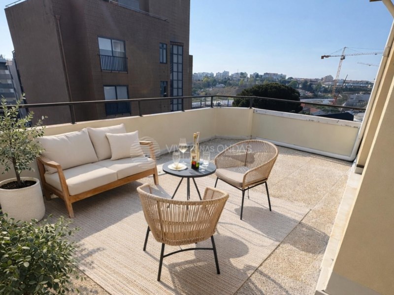 Apartment in Vila Nova de Gaia (Santa Marinha) - Image 2