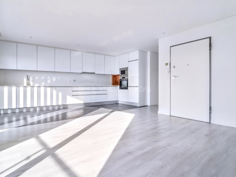 Apartment in Corroios - Image 2