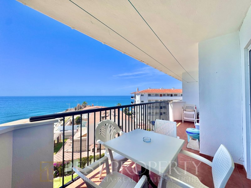 Apartment for sale in Nerja facing the sea. Beachfront with amazing views. Close - 4