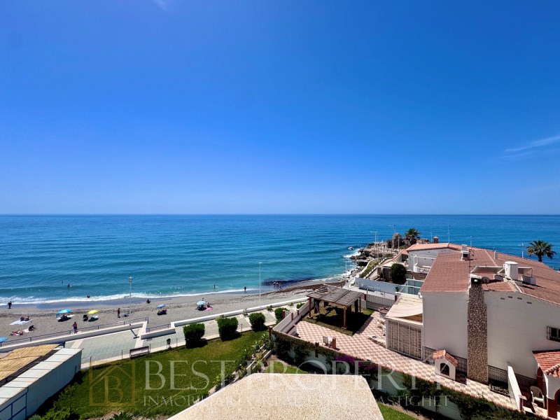 Apartment for sale in Nerja facing the sea. Beachfront with amazing views. Close - 11