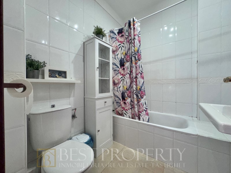 Apartment for sale in Nerja. Just 100 meters from Torrecilla beach. 

Ideal home - 9