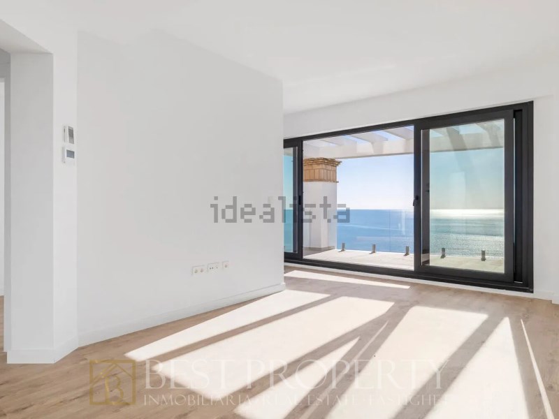 Opportunity.

Discover your perfect retreat with Mediterranean essence and sea v - 5