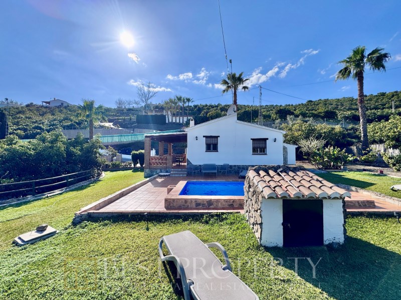 Exclusive with Best Property Real Estate.

Charming Cortijo for sale in Frigilia - 2
