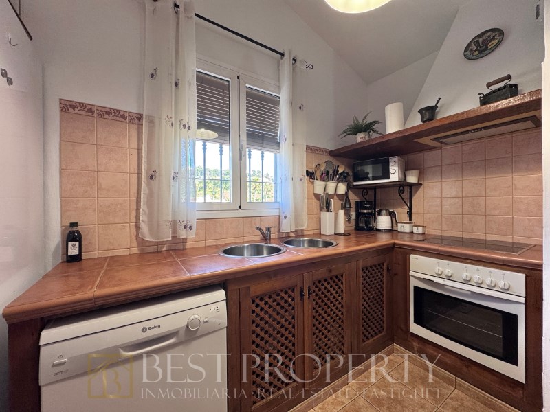 Exclusive with Best Property Real Estate.

Charming Cortijo for sale in Frigilia - 10