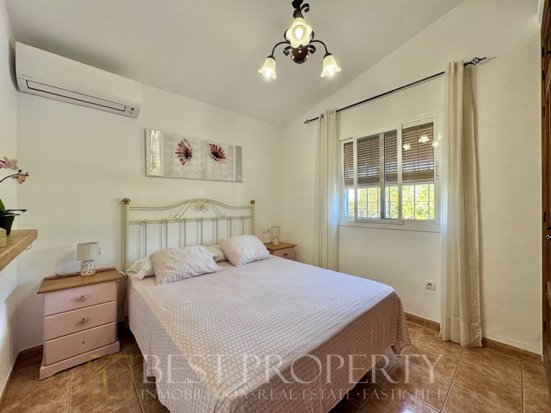 Exclusive with Best Property Real Estate.

Charming Cortijo for sale in Frigilia - 11