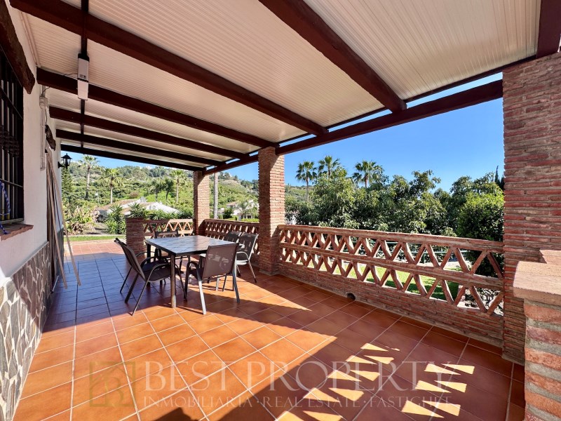 Exclusive with Best Property Real Estate.

Charming Cortijo for sale in Frigilia - 14
