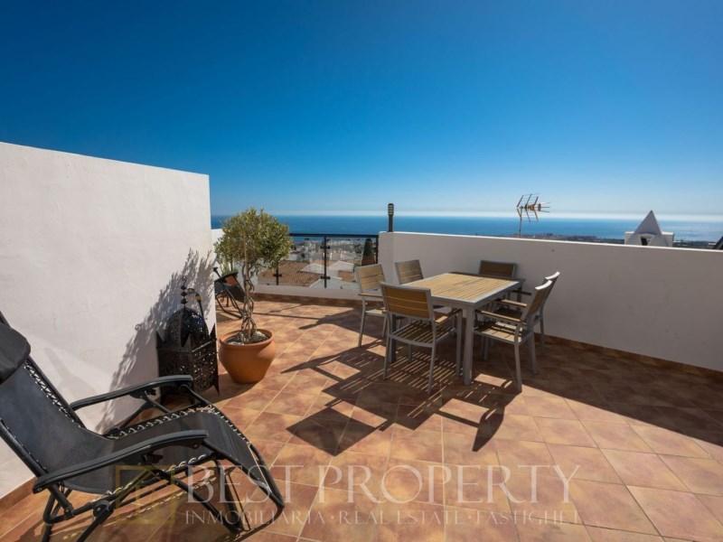 Investment opportunity in Nerja. Penthouse with sea views for sale in Nerja, wit - 2