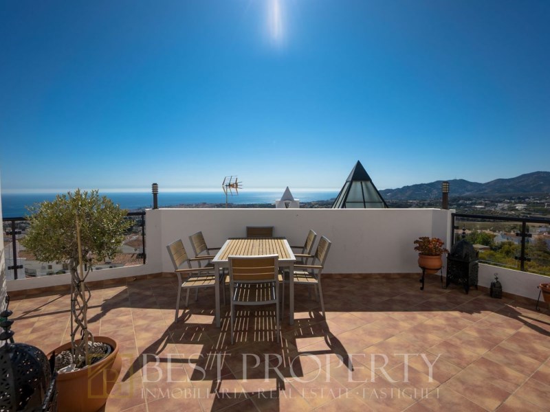 Investment opportunity in Nerja. Penthouse with sea views for sale in Nerja, wit - 11
