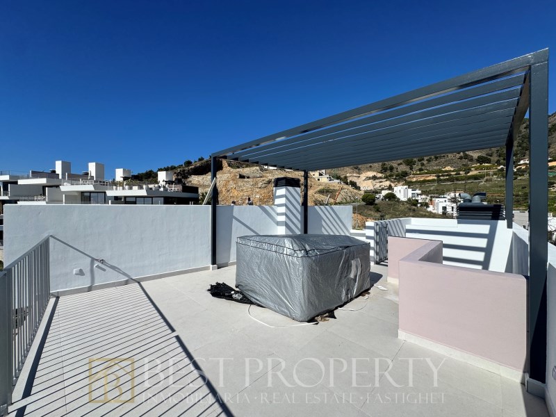 ONLY 3 units left ! All with sea views !

We present this modern residential pro - 6