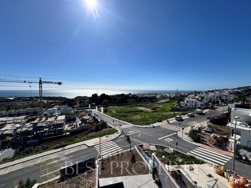 ONLY 3 units left ! All with sea views !

We present this modern residential pro - 8