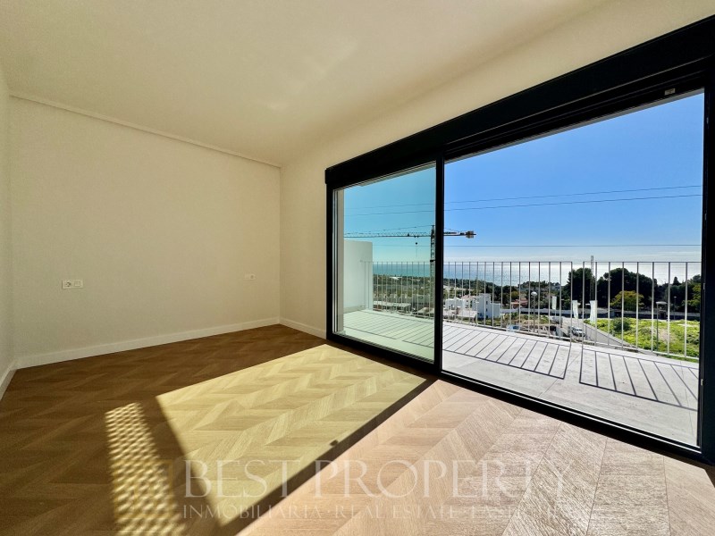 ONLY 3 units left ! All with sea views !

We present this modern residential pro - 13