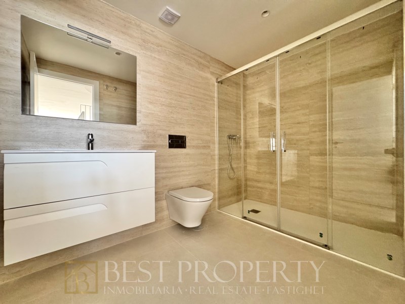 ONLY 3 units left ! All with sea views !

We present this modern residential pro - 16