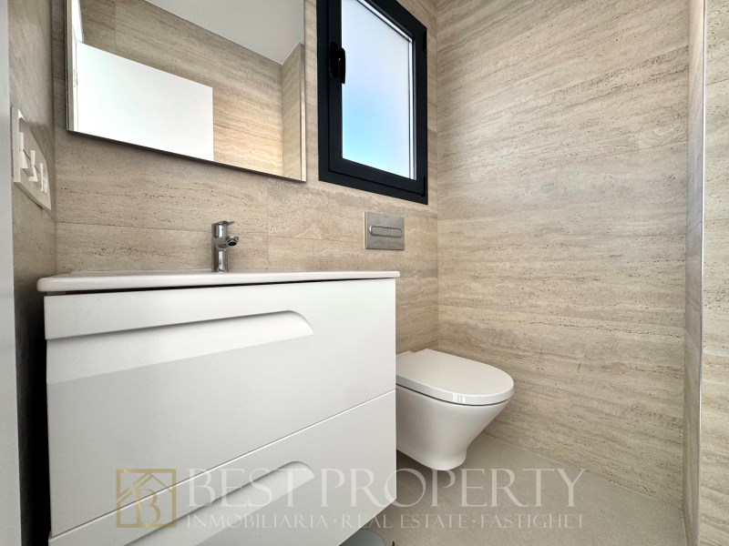 ONLY 3 units left ! All with sea views !

We present this modern residential pro - 18