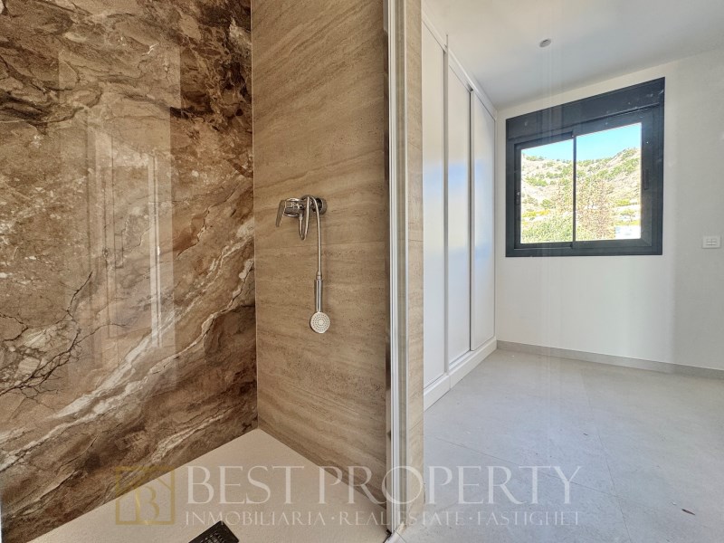 ONLY 3 units left ! All with sea views !

We present this modern residential pro - 19