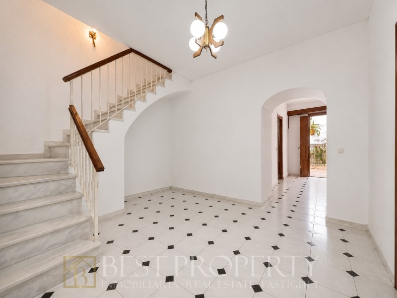 Townhouse for sale in Nerja centre | Great renovation potential near the Balcón  - 2