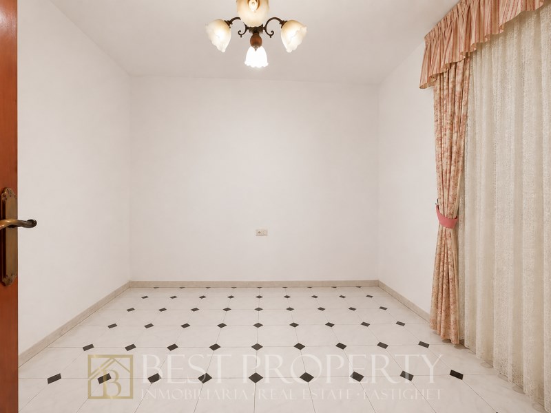 Townhouse for sale in Nerja centre | Great renovation potential near the Balcón  - 7