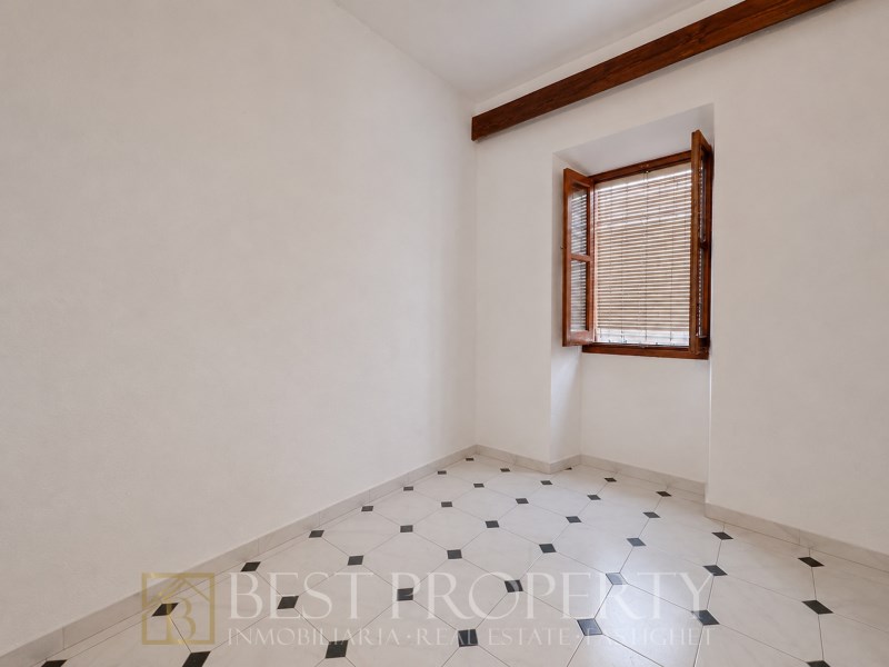 Townhouse for sale in Nerja centre | Great renovation potential near the Balcón  - 8