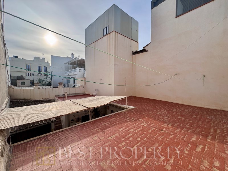 Townhouse for sale in Nerja centre | Great renovation potential near the Balcón  - 11
