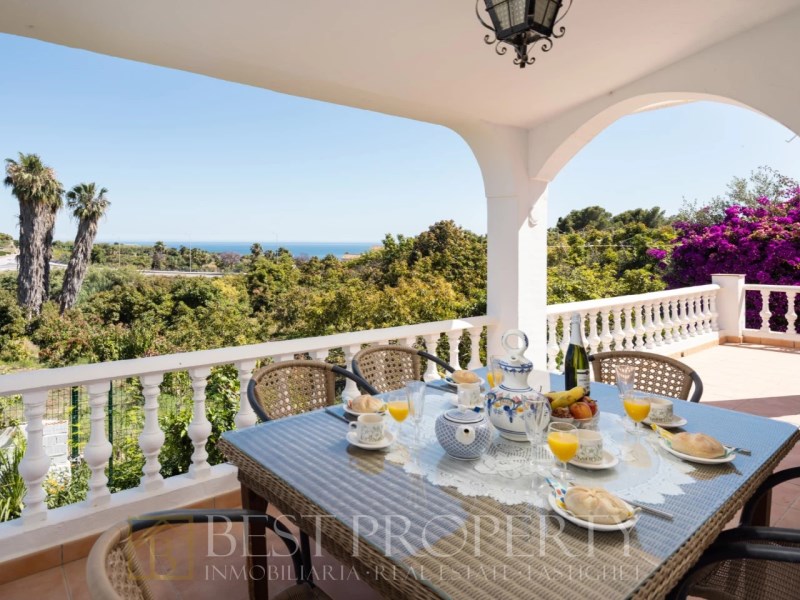 Very rare Opportunity in this position, Eastern Nerja above Burriana. Lovely bri - 3