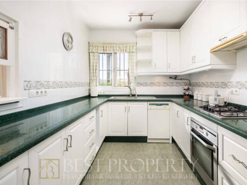 Very rare Opportunity in this position, Eastern Nerja above Burriana. Lovely bri - 12