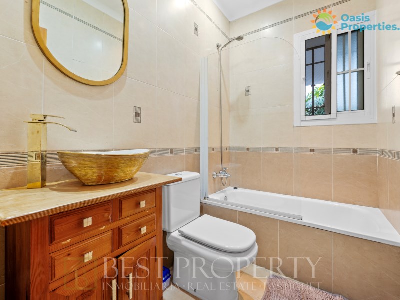 Renting or personal use, this is a great property. Sunny aspect, close to the or - 9