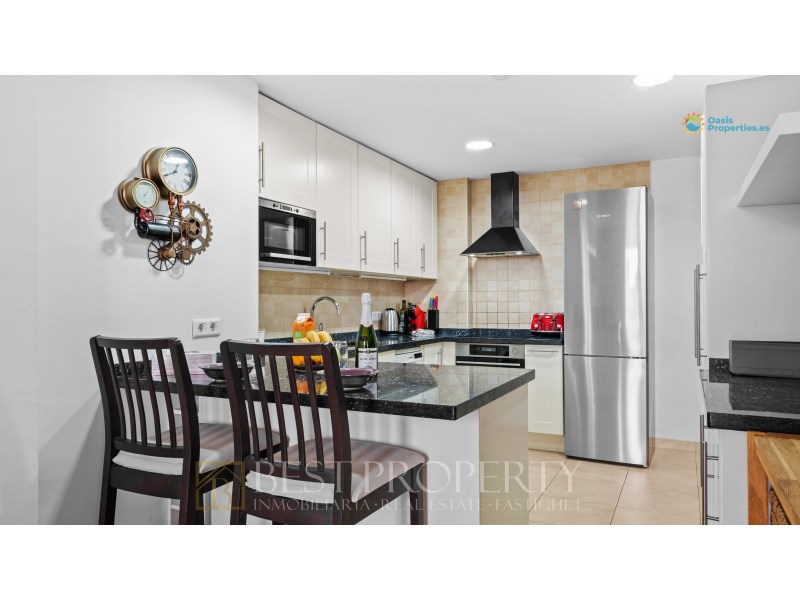Well situated with easy access, at the desirable Oasis de Capistrano. The proper - 10