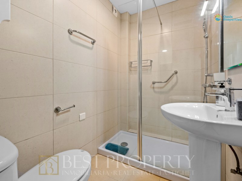 Well situated with easy access, at the desirable Oasis de Capistrano. The proper - 16