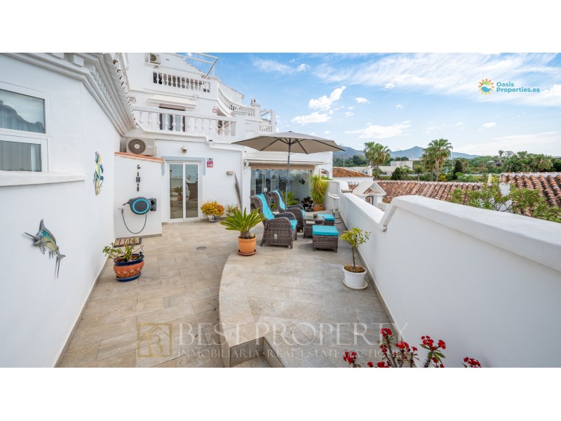 Well situated with easy access, at the desirable Oasis de Capistrano. The proper - 2