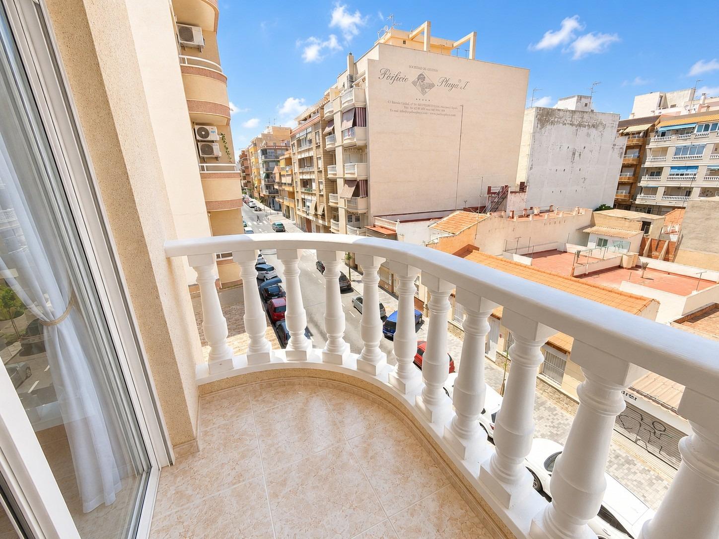 Apartment in Torrevieja - Image 2