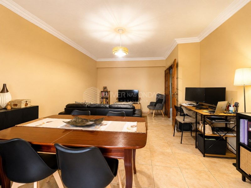 Apartment in Pragal - view 1