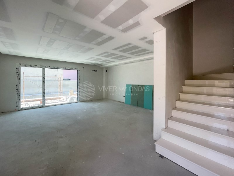 Villa in Fernao Ferro - view 1