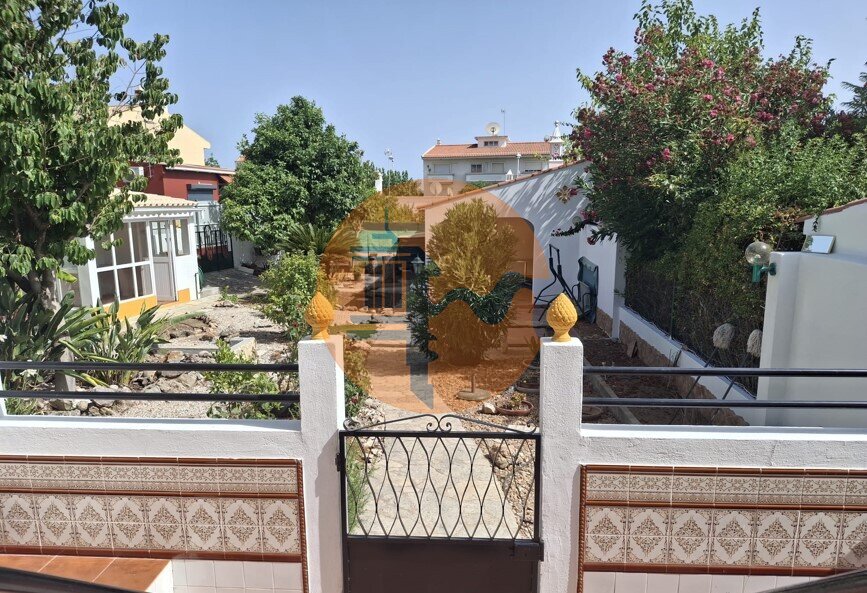 Villa in Sao Bras de Alportel - view 1