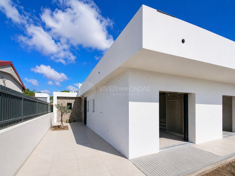 Villa in Fernao Ferro - Image 2