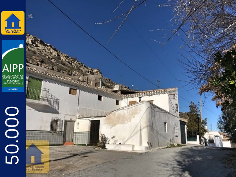 House in La Alqueria - view 1